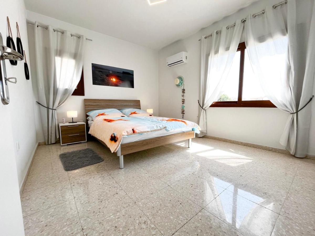 Appartement Modern Only 300m From Famous Venus Paphos