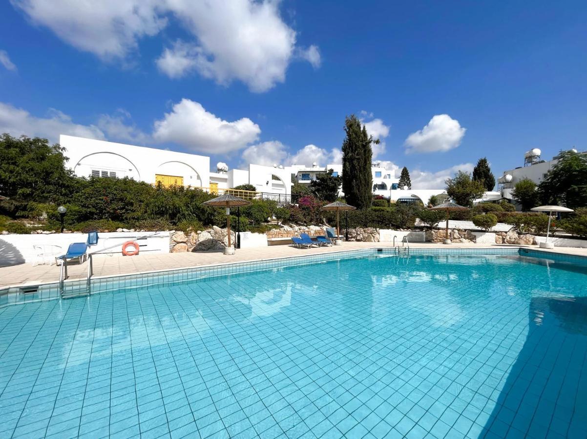 Modern Only 300m From Famous Venus Apartament Pafos